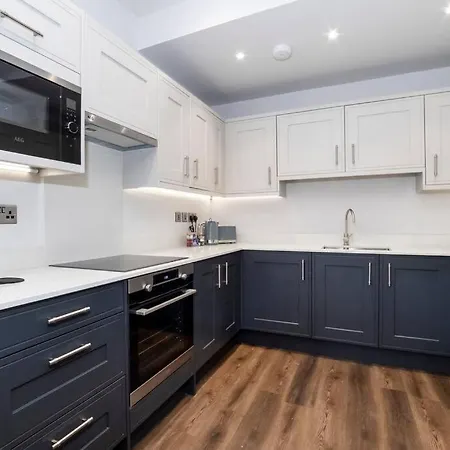 - Clifton 2 Bedroom *