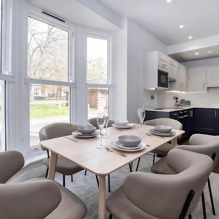 - Clifton 2 Bedroom * York