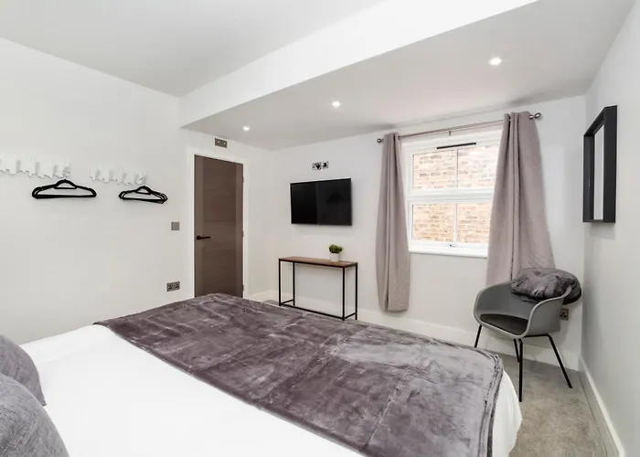 - Clifton 2 Bedroom *