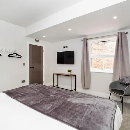 - Clifton 2 Bedroom *